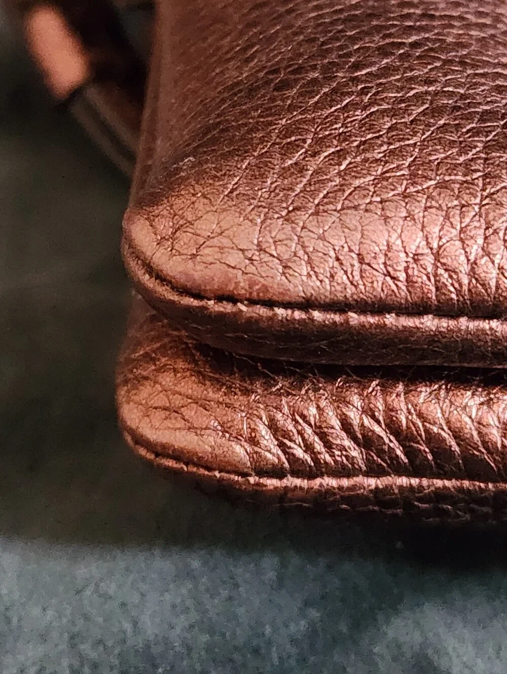 COACH Pebbled Leather Double Corner Zip Bag Bronze/Brown WristletThis is a lit